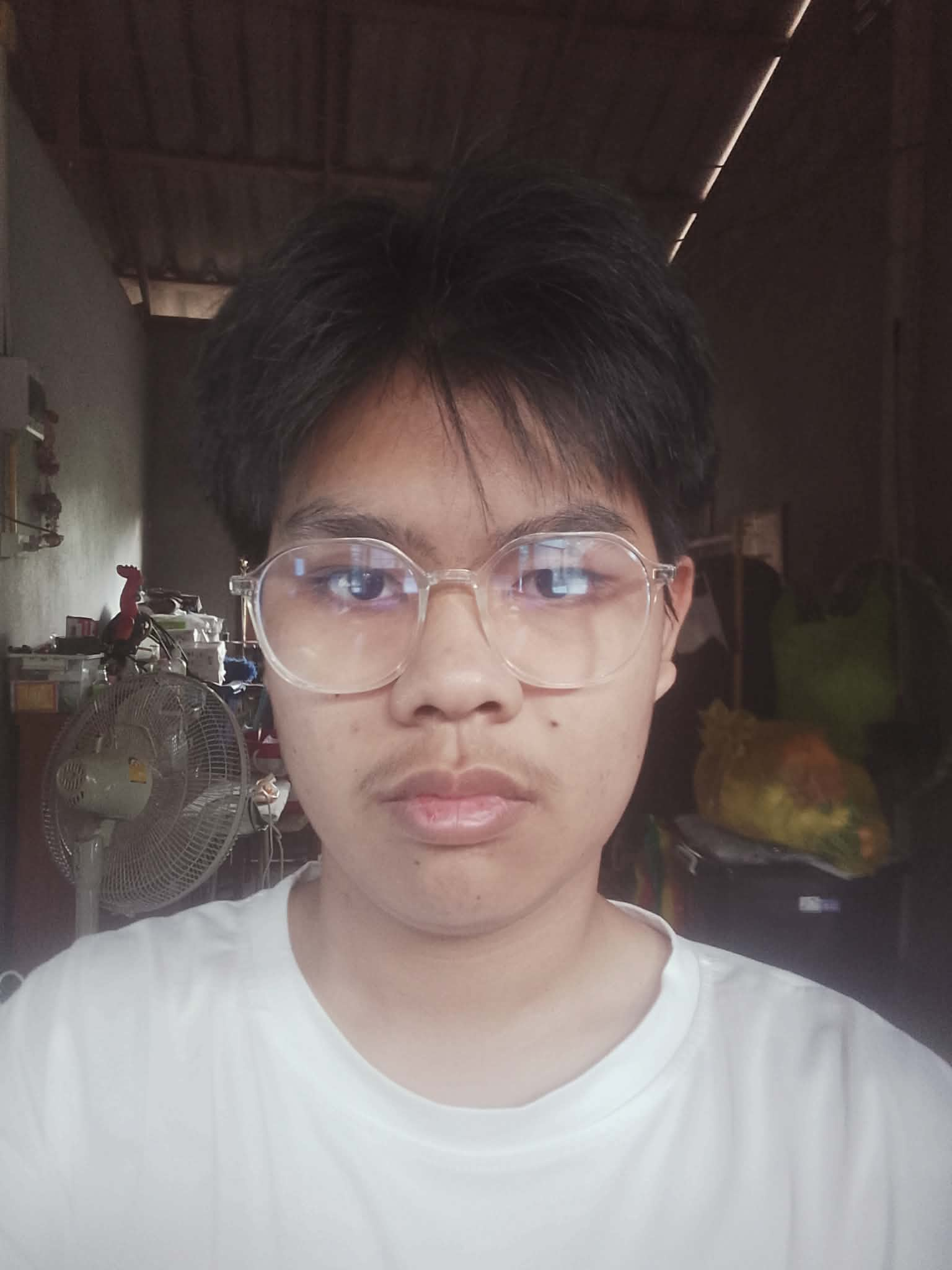 นายทินกร พุ่มยิ้ม